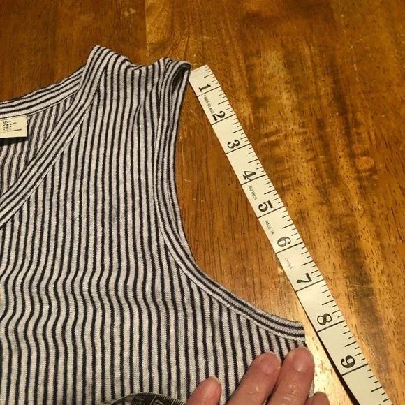 Rachel Zoe button down linen top, tie front - Picture 9 of 17